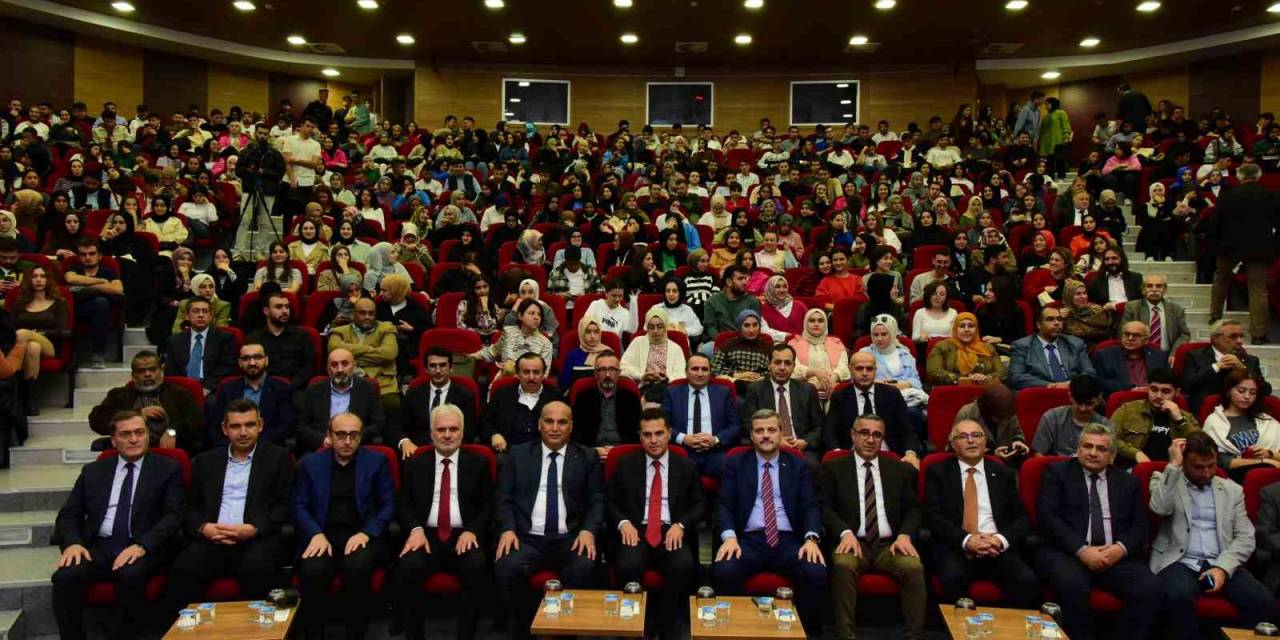 Kastamonu Üniversitesi’nde “Hoca Ahmet Yesevi’den Şeyh Şaban-ı Veli’ye Türk Dünyası” Konferansı Gerçekleştirildi