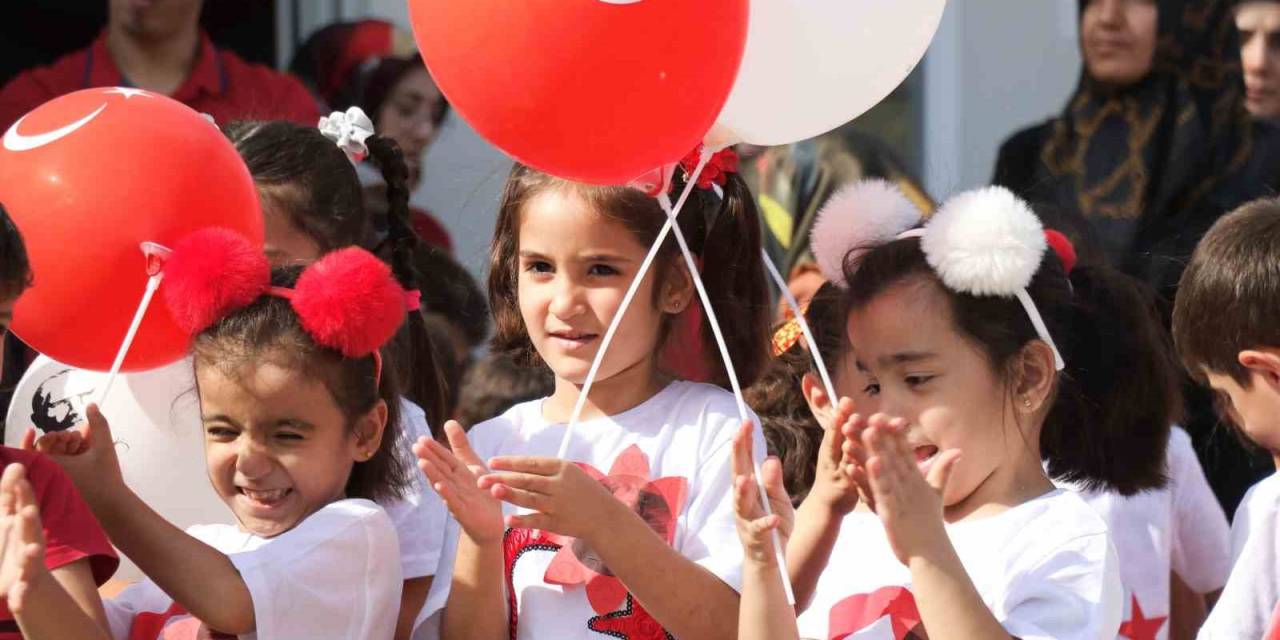 Cumhuriyet’in 100. Yıl Coşkusu Konteyner Okullarda Devam Ediyor