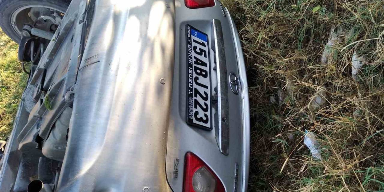 Kontrolden Çıkan Otomobil Şarampole Devrildi, 1 Yaralı
