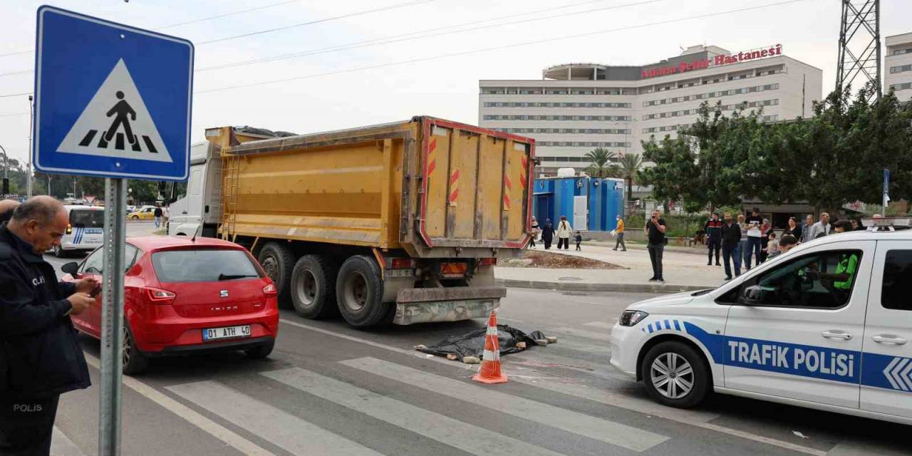 Yolun Karşısına Geçerken Kamyonun Çarptığı Yaşlı Adam Öldü
