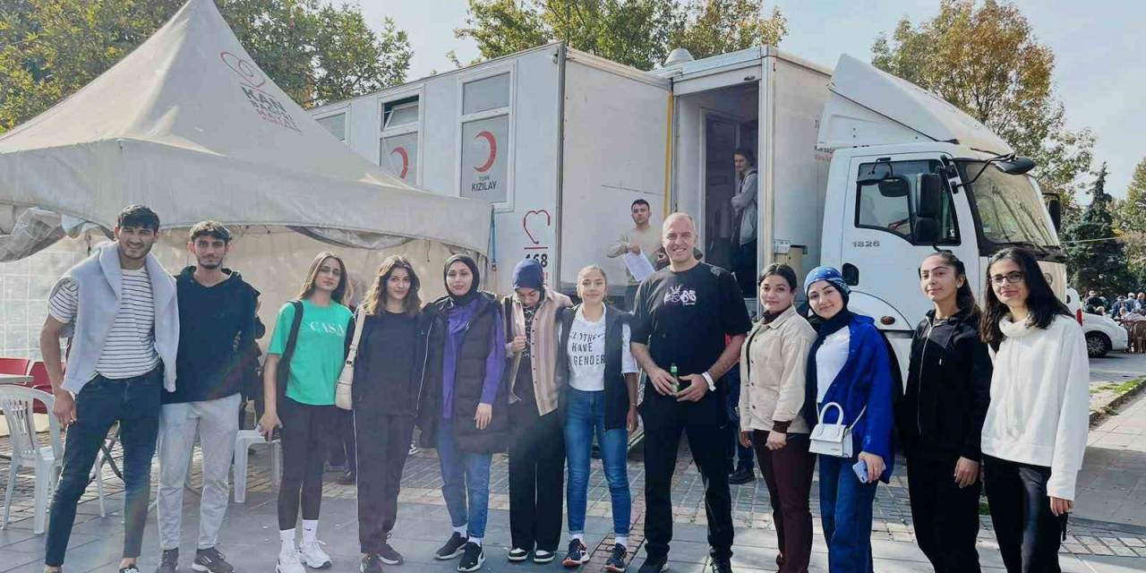 Erü Spor Bilimleri Öğrencileri Kan Verdi