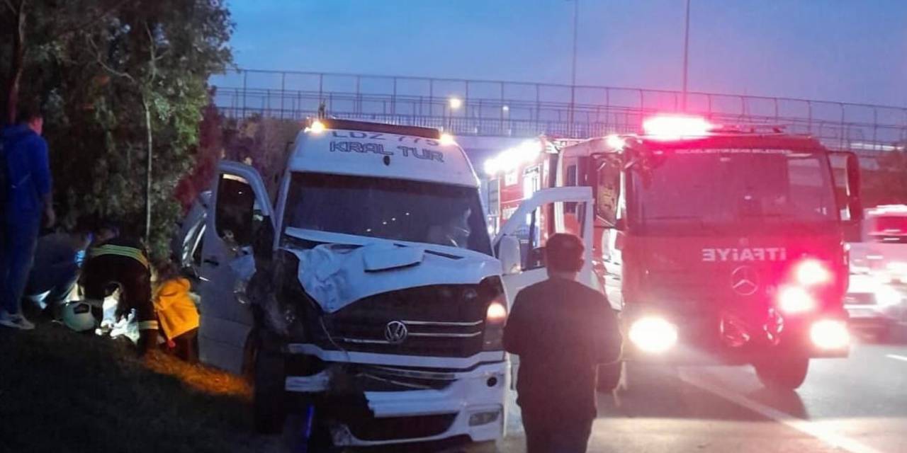 Kocaeli’de İşçi Servisi İle Otomobil Çarpıştı: 14 Yaralı