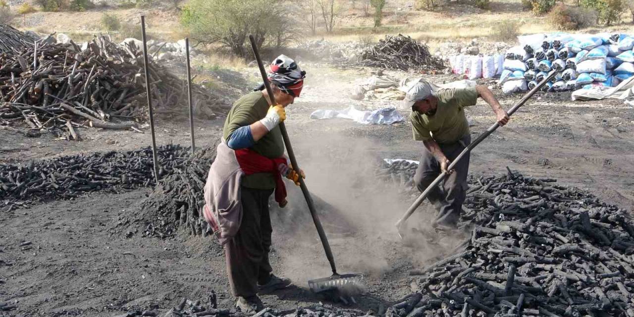 Ekmeklerini Mangal Kömüründen Çıkarıyorlar
