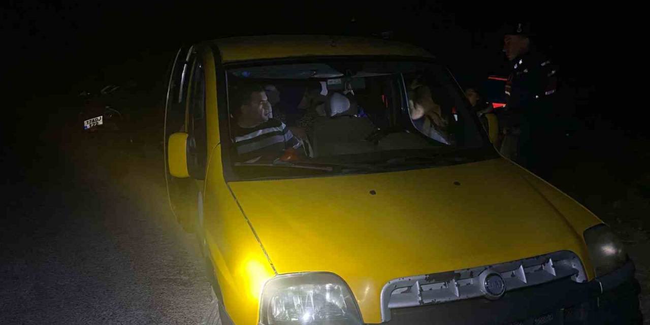 Ayvacık’ta 12 Kaçak Göçmen İle 1 Organizatör Yakalandı