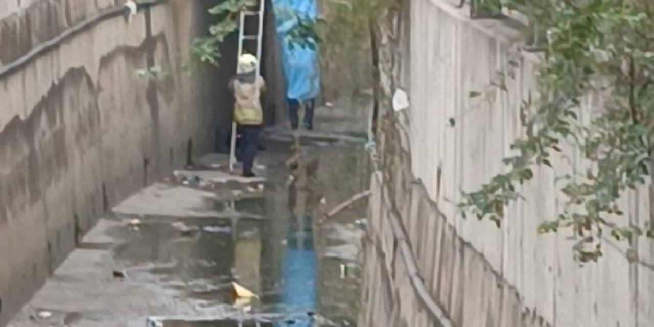Bağcılar’da Bir Vatandaş Dere Yatağındaki Demir Parmaklıklarında Asılı Bulundu