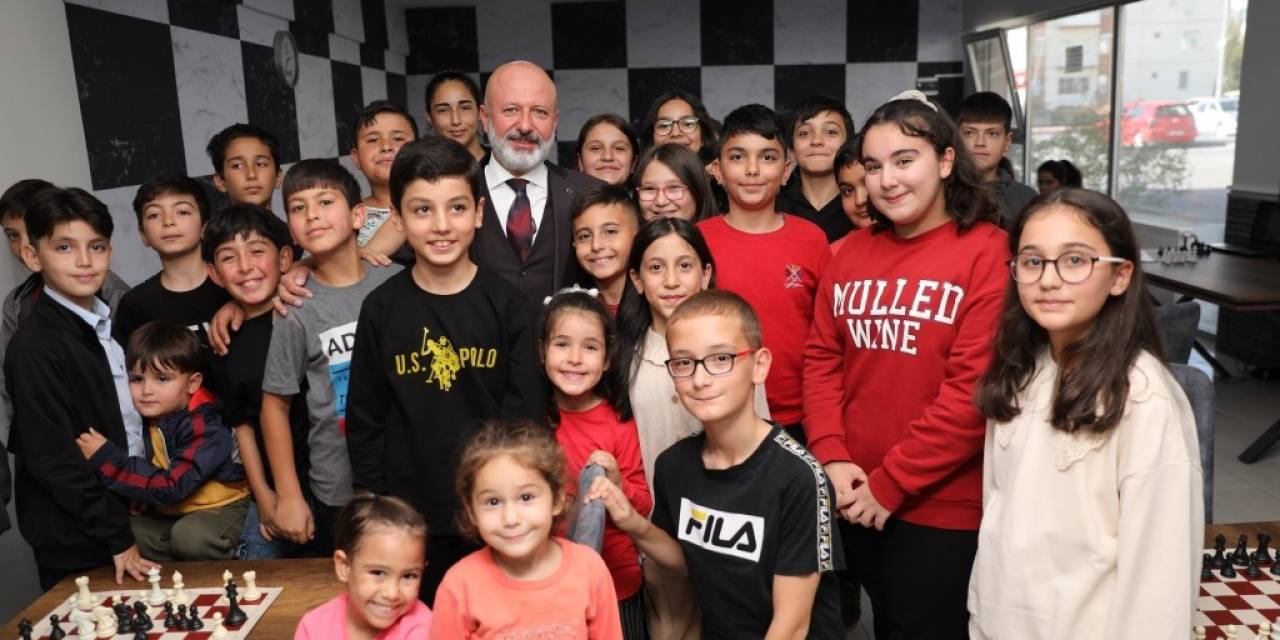 Başkan Çolakbayrakdar: "Evlatlarımızın Fiziksel Ve Zihinsel Gelişimine Katkı Sağlıyoruz"