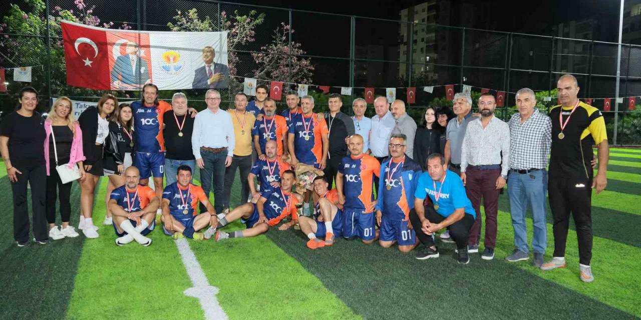 "Raftaki Kramponlar Turnuvası’nın" Şampiyon, Adana Şöhretler Takımı Oldu