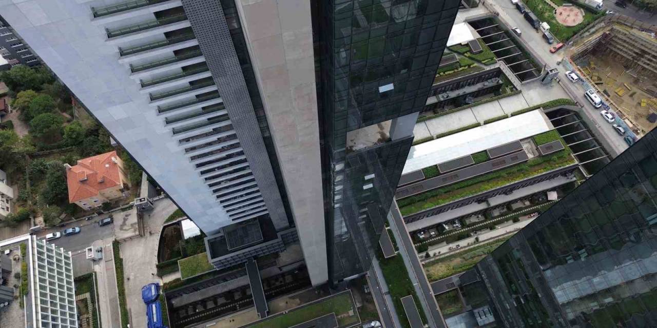 Torun Center’ın 20’inci Katında Çıkan Alevler Paniğe Yol Açtı