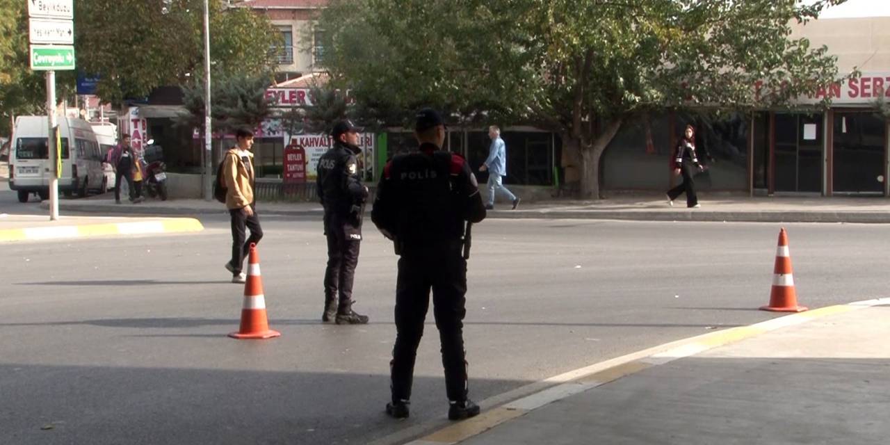 Esenyurt’ta 90 Farklı Noktada Gerçekleşen Asayiş Uygulamasında Binden Fazla Polis Ekibi Görev Aldı