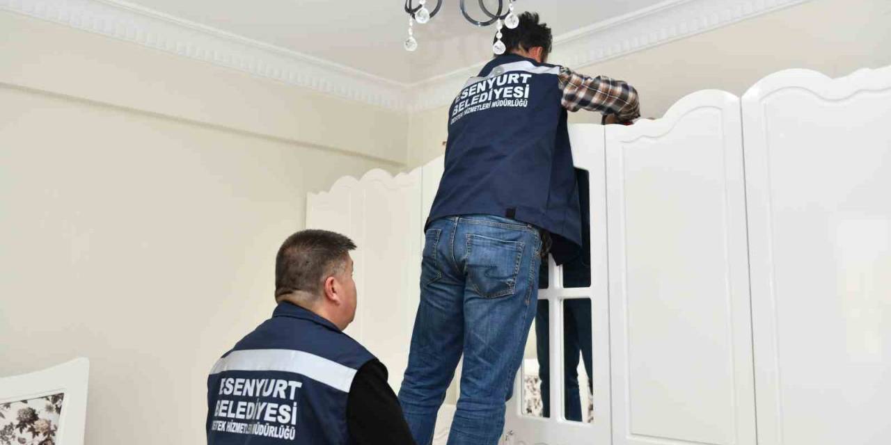 Esenyurtlu Vatandaşlara Afet Bilinci Eğitimi Verilip Evdeki Riskli Eşyalar Sabitleniyor