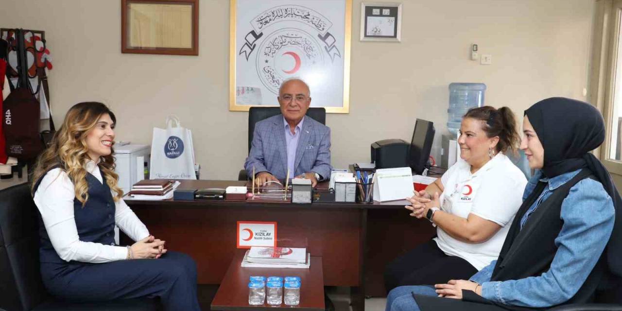 Başkan Vekili Esin Ülkü Beyazıt Kızılay Gönüllülerini Unutmadı