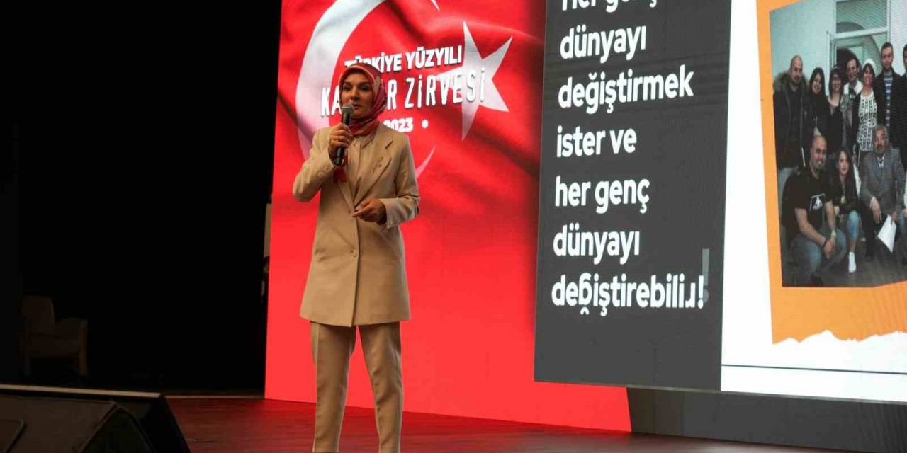 Bakan Göktaş: "avrupa’da İlk Başörtülü Milletvekili Olarak Meclise Girdim”