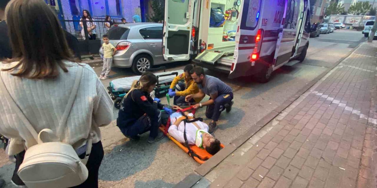 Otomobil İle Motosiklet Çarpıştı: 2 Yaralı