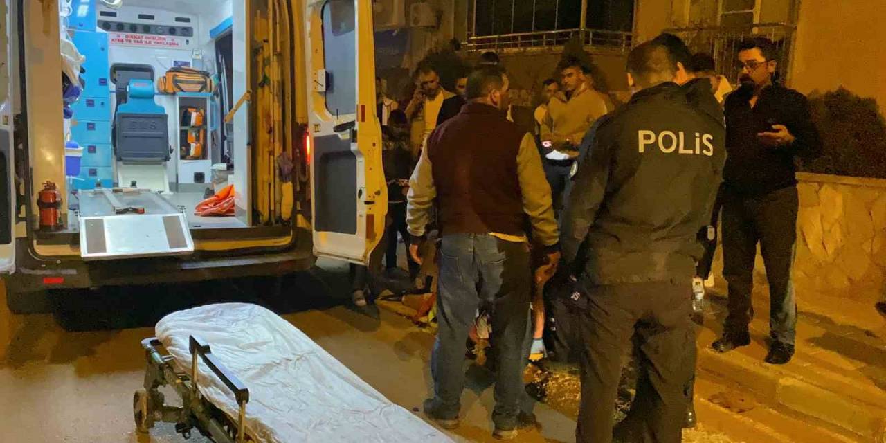 Yolda Yürüyen Kadına Otomobil İle Çarpıp Arkasına Bakmadan Kaçtı