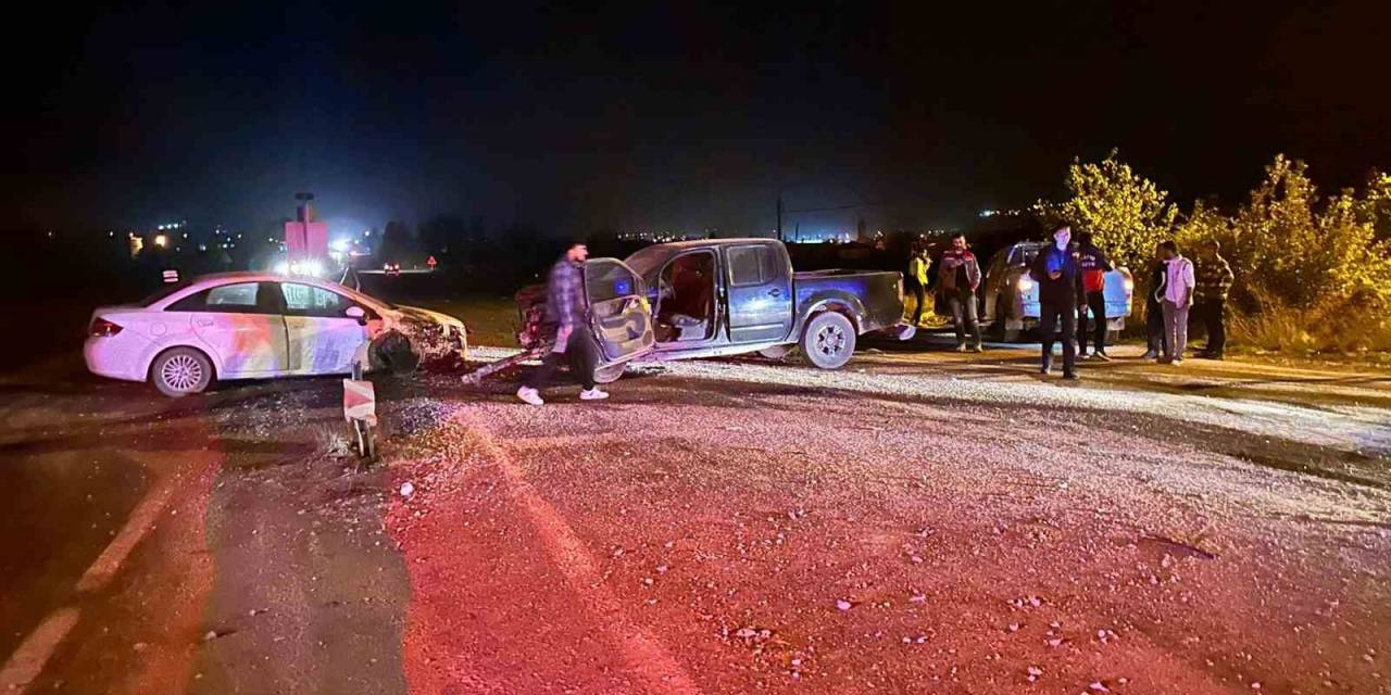 Üç Aracın Karıştığı Kazada: 1 Kişi Yaralandı