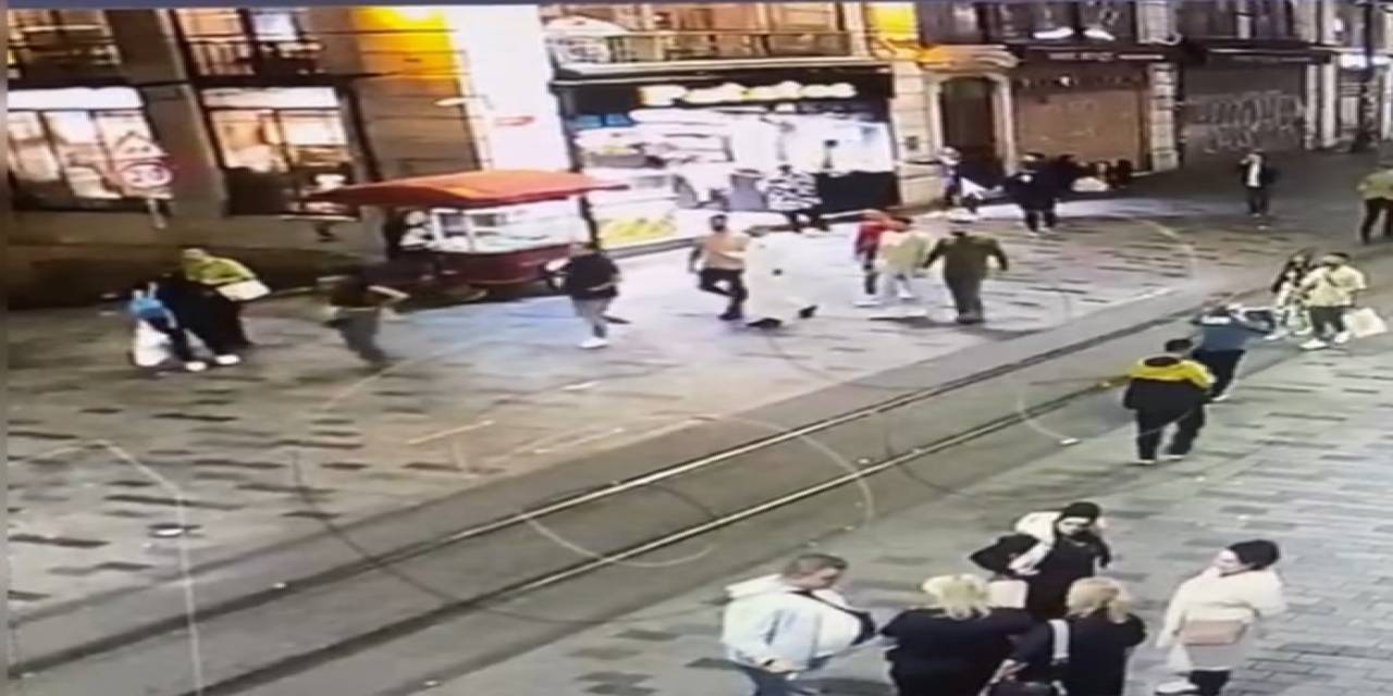 Taksim’de Film Gibi Olay Kamerada: “Robin Hood”um Diyerek Gasbettiği Paraları Dağıttı