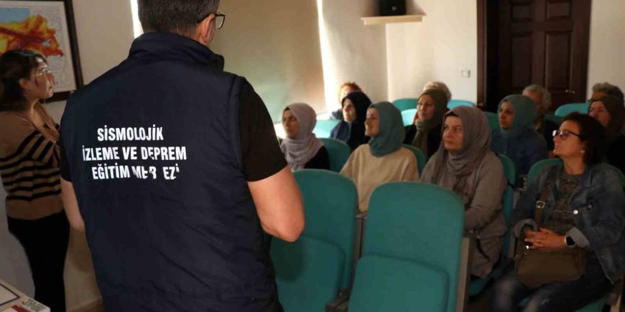 İşaret Diliyle Deprem Eğitimi