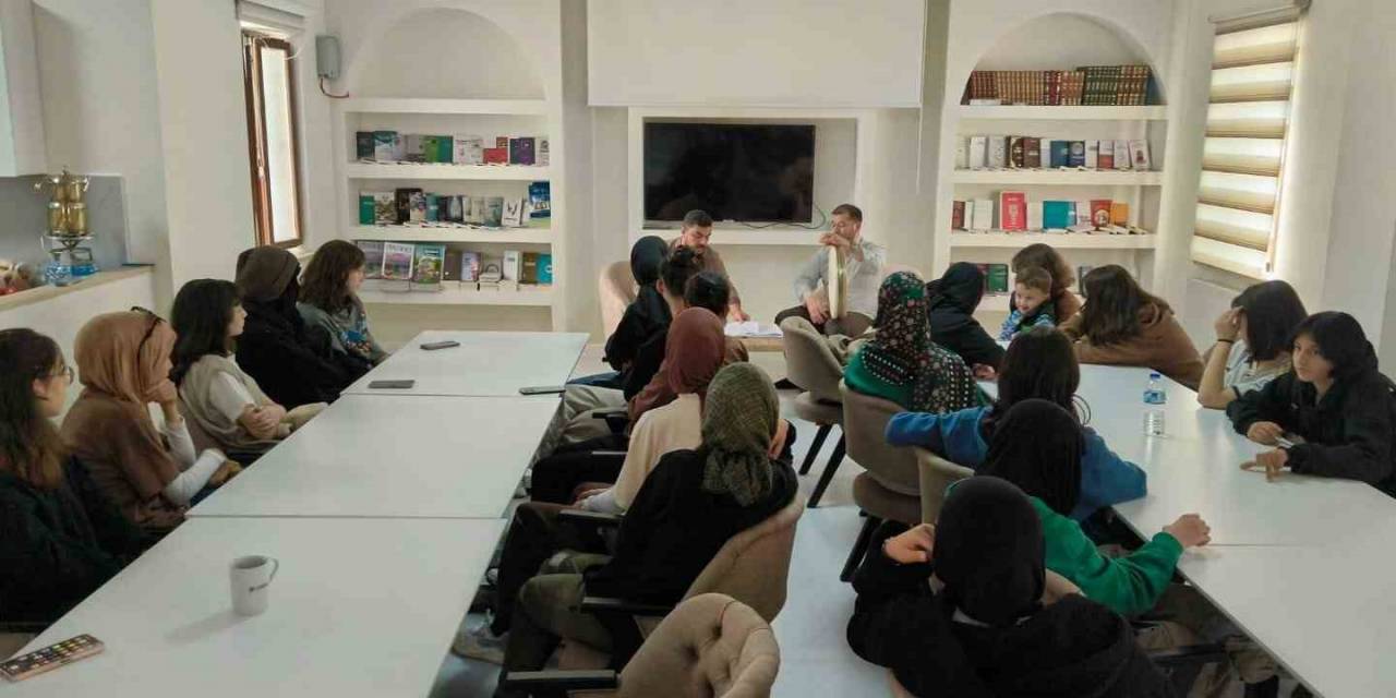 Gediz Gençlik Merkezine İlgi