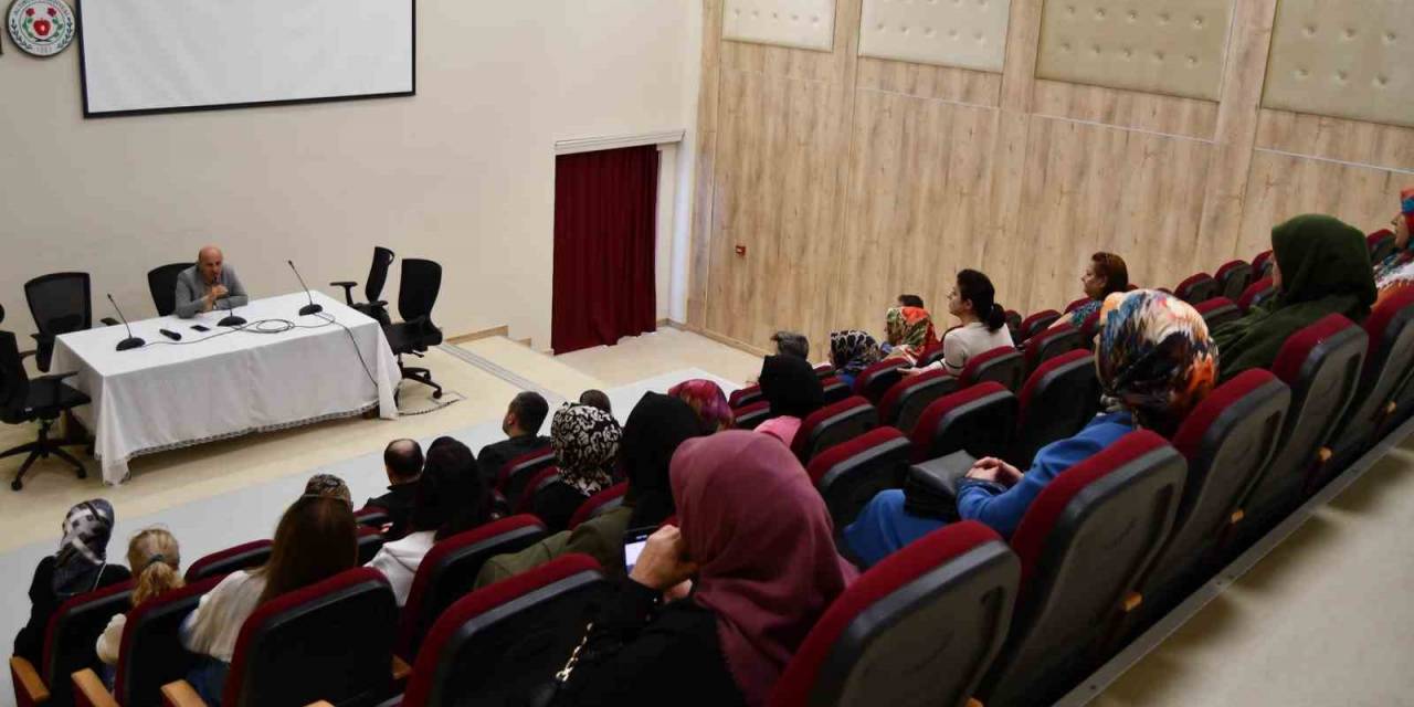 Altınovalı Kadınların Emekleri Altınova Markasıyla Büyüyecek