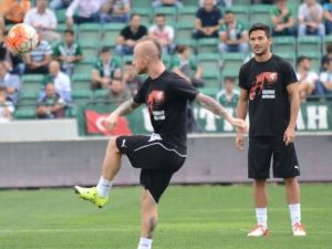 Taraftarsız Timsah Galibiyet Peşinde