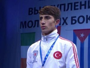 Tuğrulhan Erdemir Dünya Boks Şampiyonu Oldu