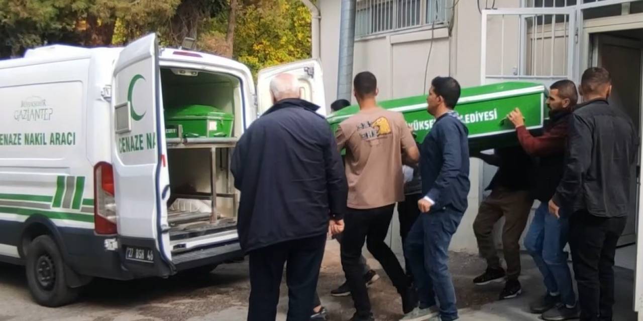 Otomobilin Çarptığı 13 Yaşındaki Kız Çocuğu Hayatını Kaybetti