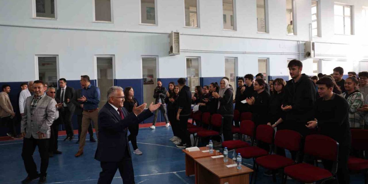 Başkan Büyükkılıç’tan Öğrencilere Önemli Tavsiyeler