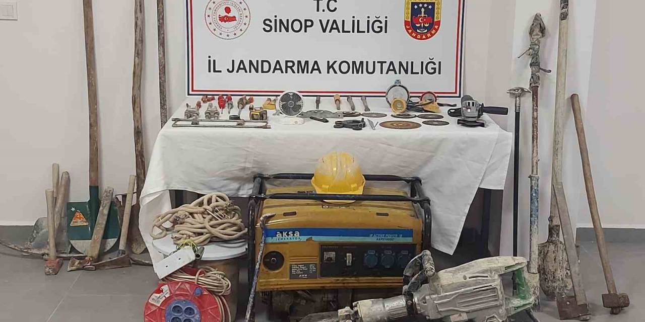 Sinop’ta Kaçak Kazı Yapan Şahıslara Suçüstü