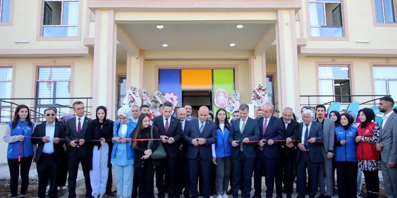 Doğubayazıt’ta Fatma Gozal Kız Öğrenci Yurdu Açıldı