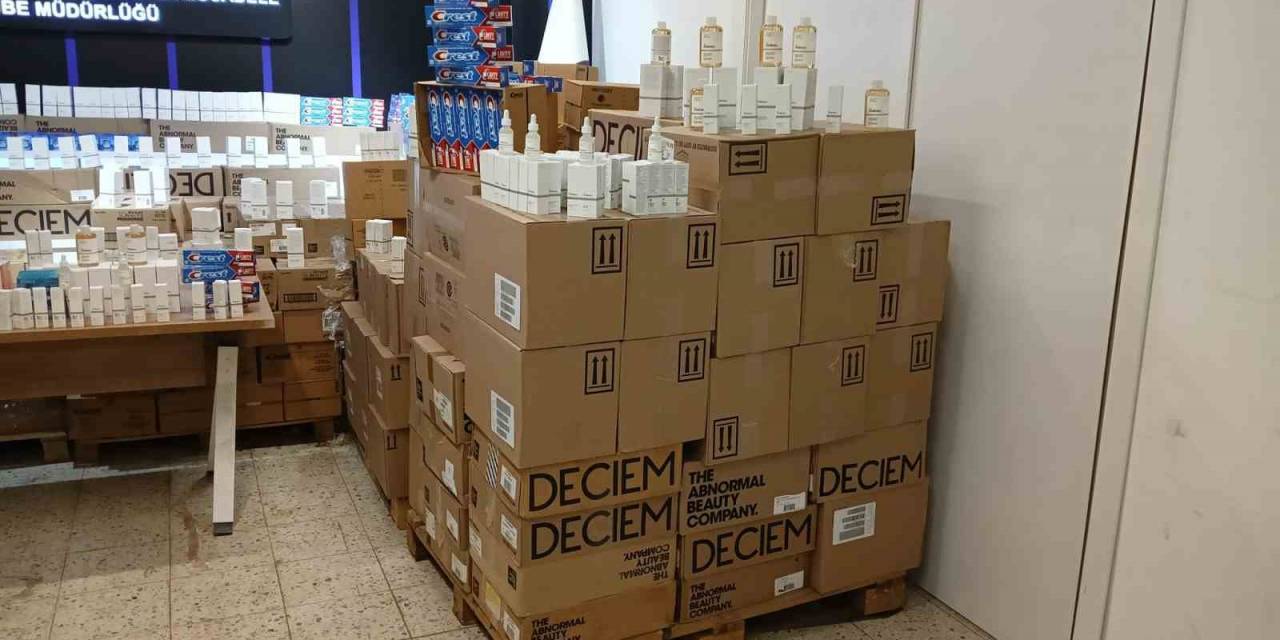 Ankara’da Ele Geçirilen 4 Milyon Liralık Kaçak Kozmetik Ürünler Emniyette Sergilendi