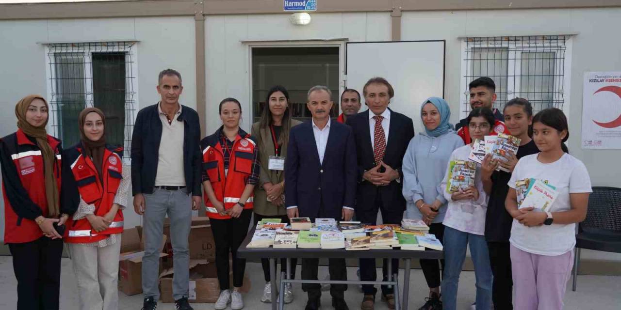 Başkan Kılınç, Kitap Bağış Kampanyasında Öğrencilerle Bir Araya Geldi