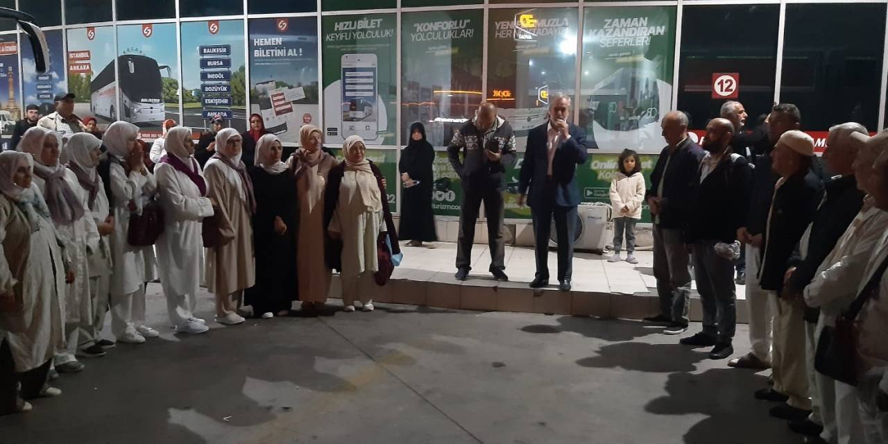 Ayvalıklı Umreciler Dualarla Kutsal Topraklara Uğurlandı