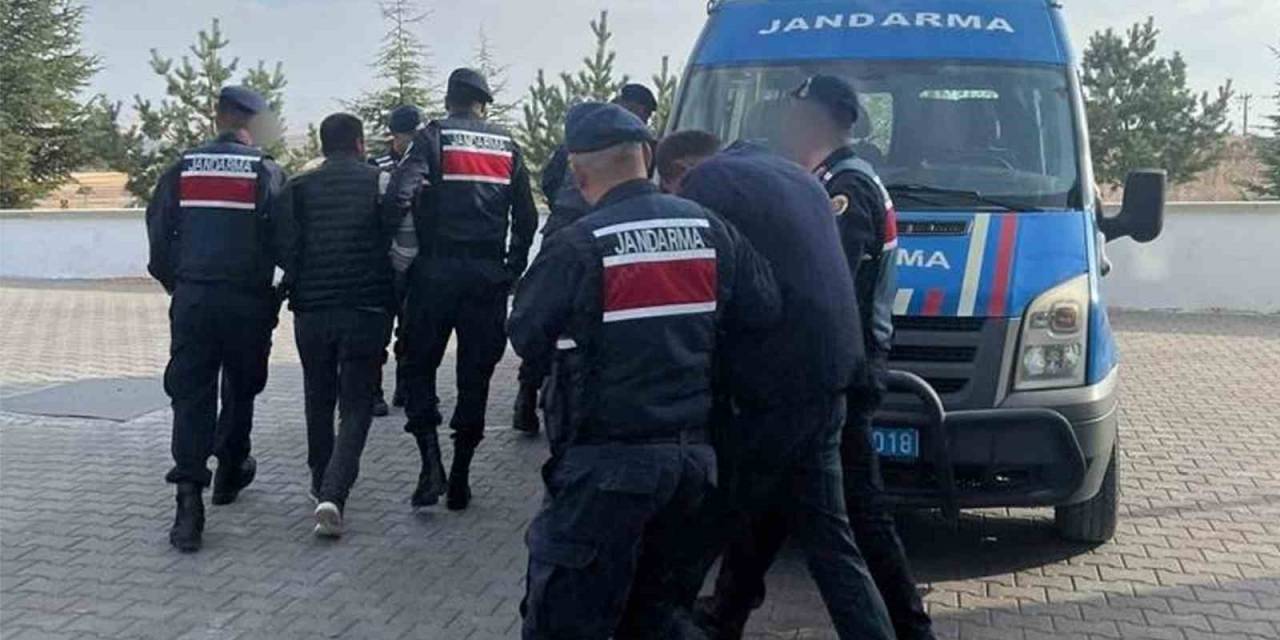 Jandarmadan Aranan Şahıslara Yönelik Operasyon: 3’ü Tutuklandı, 2’si Gözaltında