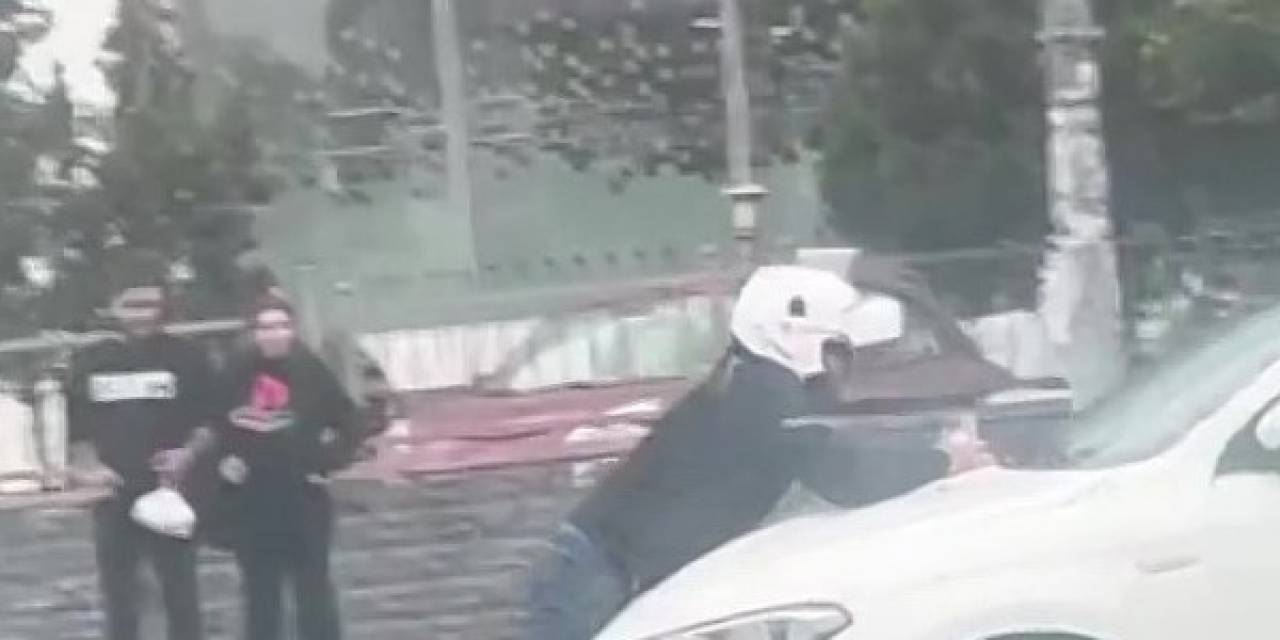 Çekmeköy’de İlginç Tartışma: Tartıştığı Sürücü Gitmesin Diye Otomobilin Üstüne Yattı