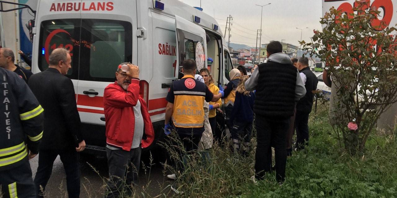 Tır Belediye Otobüsüne Çarptı : 9 Yaralı