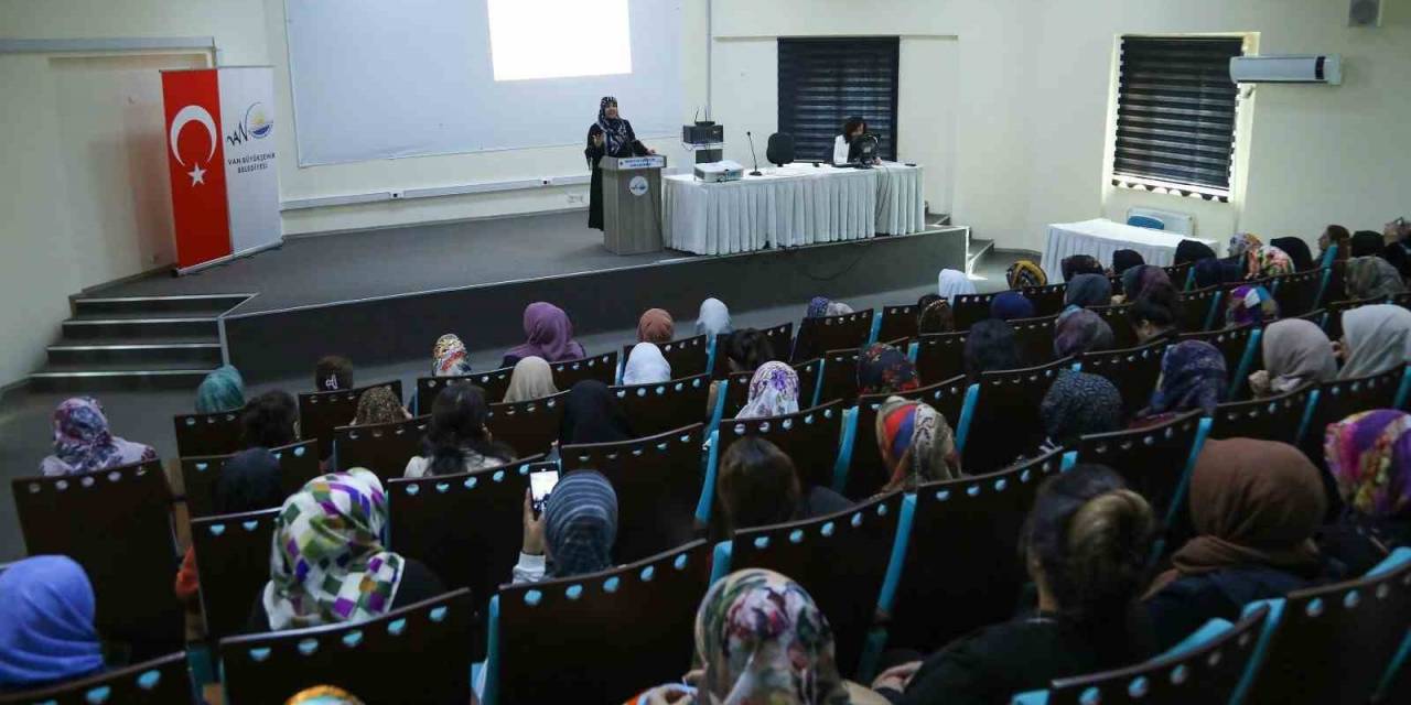 Van’da ‘Zihnimizi Kullanma Kılavuzu’ Semineri Düzenlendi