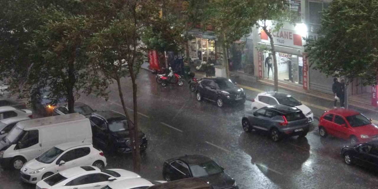 Meteoroloji Uyardı, Diyarbakır’da Sağanak Yağış Etkili Oldu