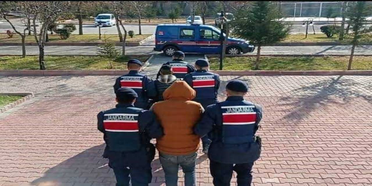Jandarmadan Aranan Şahıslara Yönelik Operasyon: 111 Gözaltı