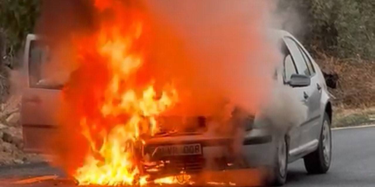 Seyir Halindeki Otomobil Alev Alev Yandı