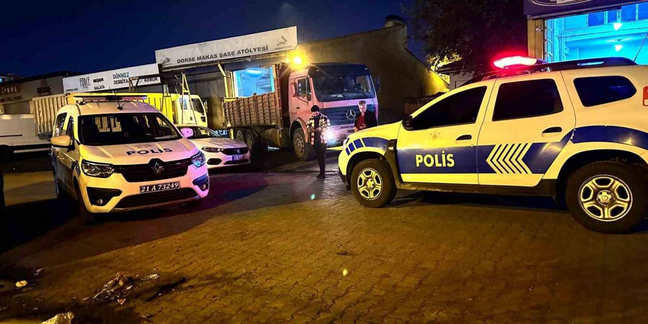 Diyarbakır’da Arkadaşlar Arasındaki Şakalaşma Kanlı Bitti: 1 Yaralı