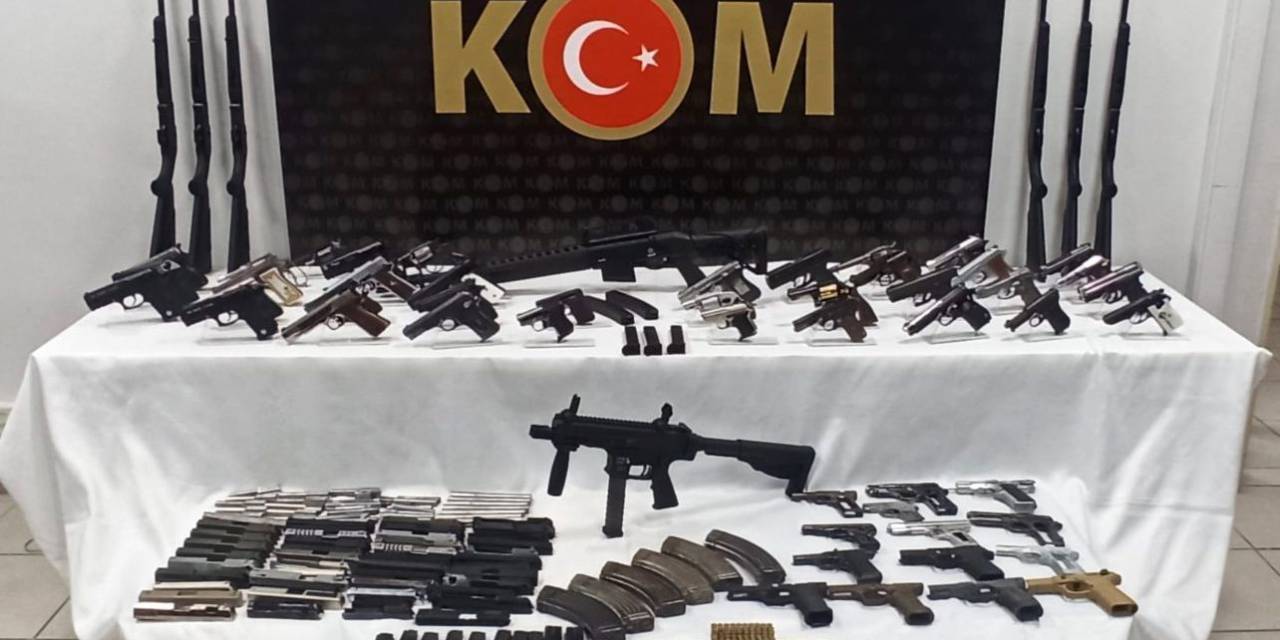 İzmir’deki Yasa Dışı Silah Ticareti Operasyonunda 2 Tutuklama