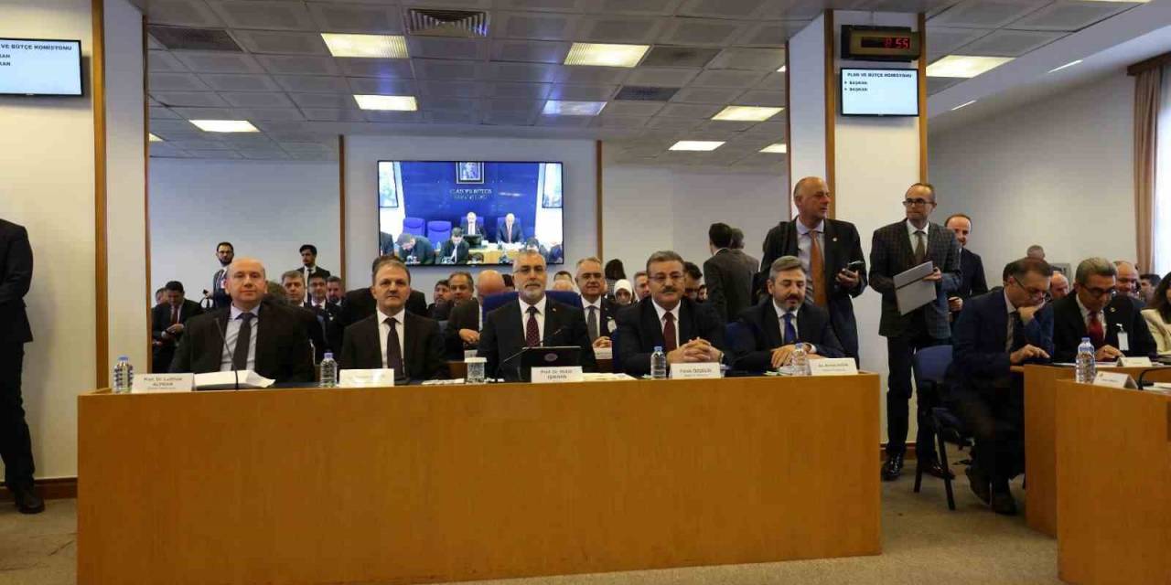 Bakan Işıkhan: “Asgari Ücrette Bizim Temel Hedefimiz Satın Alma Gücünün Düşmemesidir”