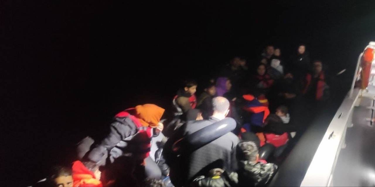 Ayvalık Açıklarında 79 Düzensiz Göçmen Yakalandı