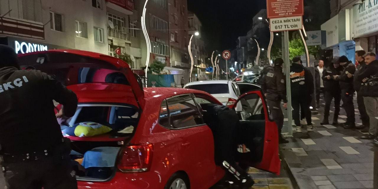 Şehrin En İşlek Noktasında Gece Denetimi: Araçlar Didik Didik Arandı