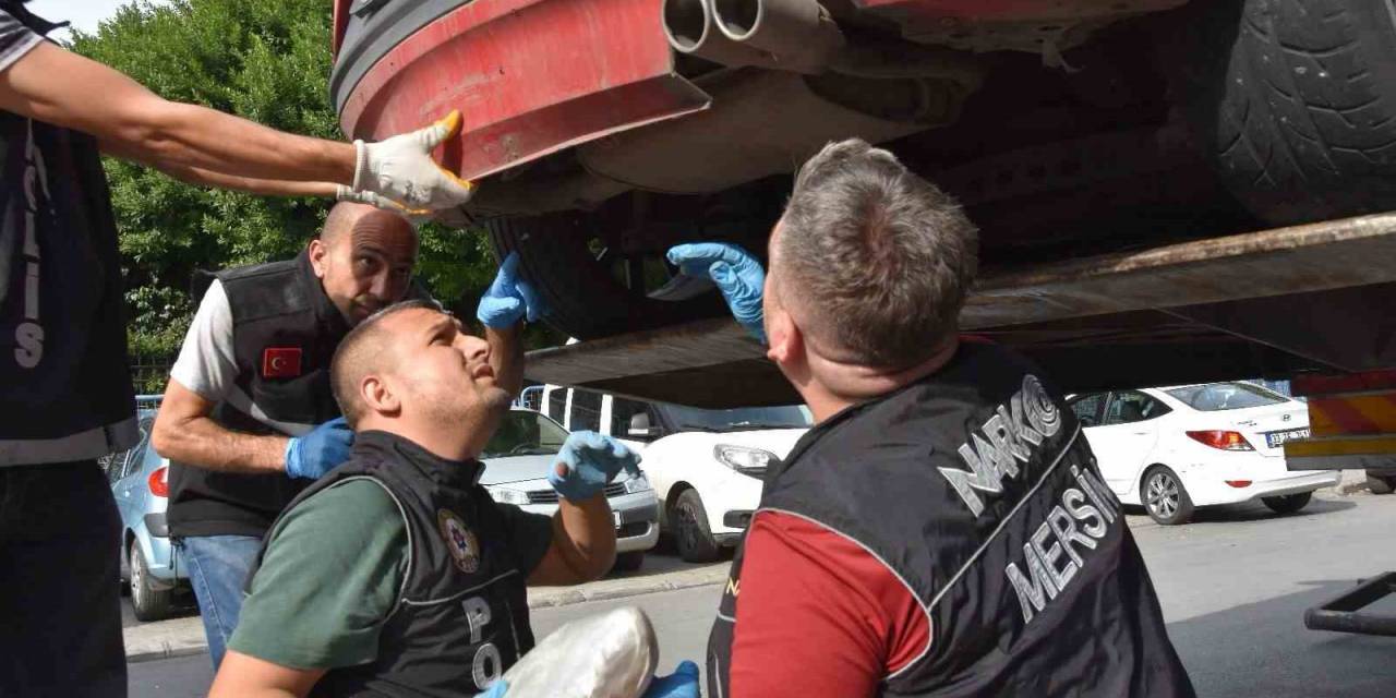 Aracın Tamponunda 8 Kilo 736 Gram Esrar Ele Geçirildi