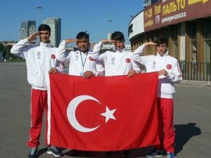 Bakan Kılıç, Milli Boksörlerleri Tebrik Etti
