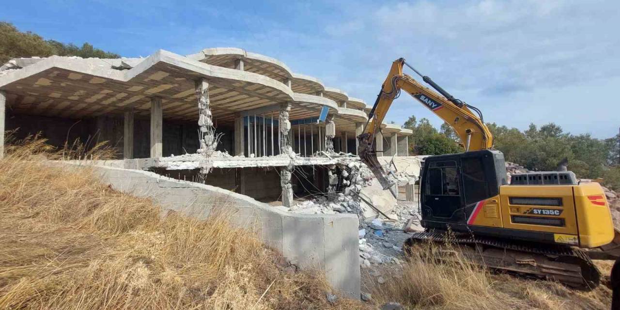 Çanakkale’de Kaçak Yapılar Yıkılıyor