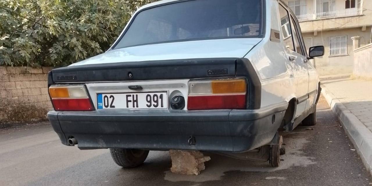 Park Halindeki Aracın Tekeri Çalındı