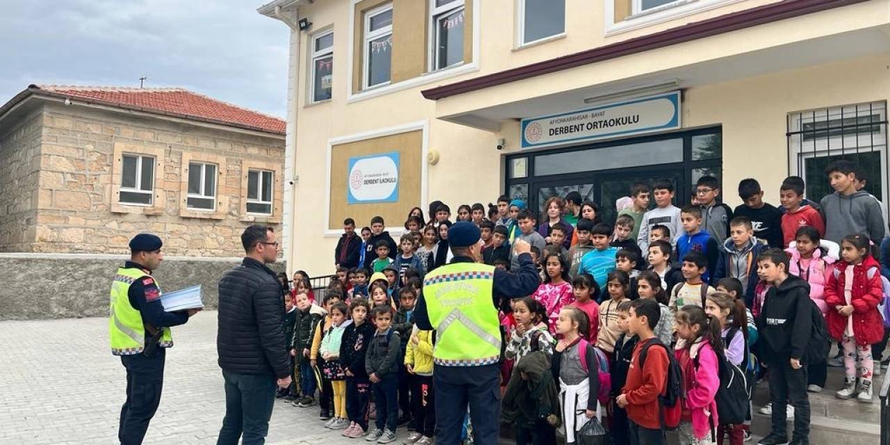 Jandarmadan Öğrencilere Trafik Semineri