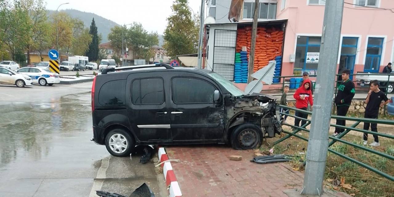 Bilecik’te Yaşanan Trafik Kazasında 1 Kişi Yaralandı